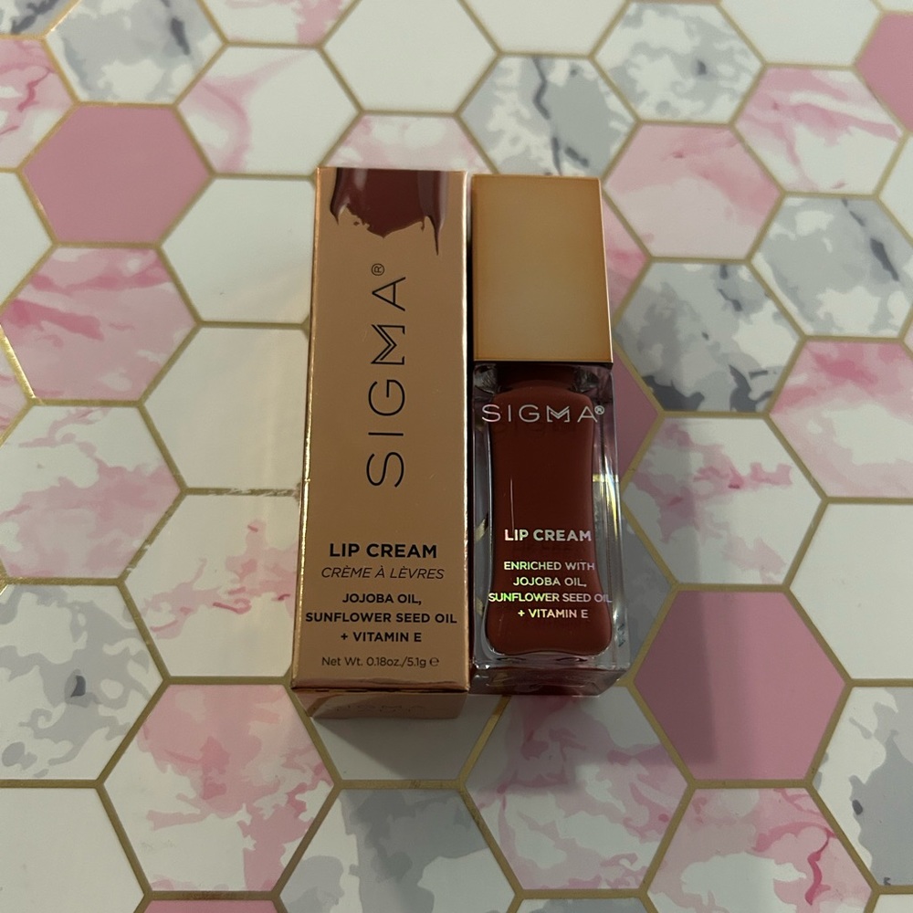 Sigma Beauty Lip Cream